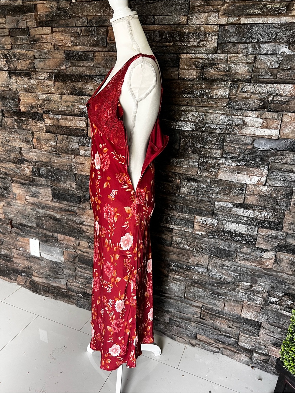 Francesca's Rose Red Floral Slip with Lace Detail - Picture 9 of 13